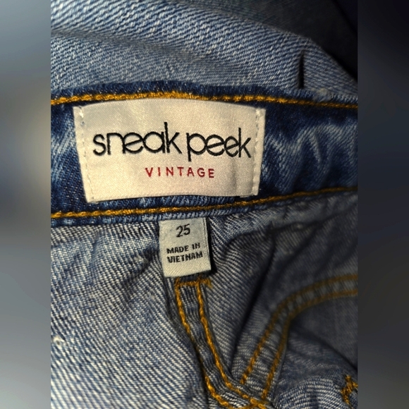 Sneak Peek Vintage Denim 90's Distressed Wide Leg High Rise- Size 25- NWT 💙 - Picture 3 of 6